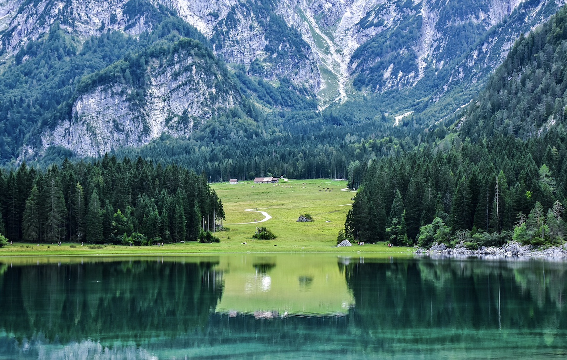 Karnische Alpen: Genussurlaub mit regionalen Spezialitäten und Übernachten in edler Berghütte!